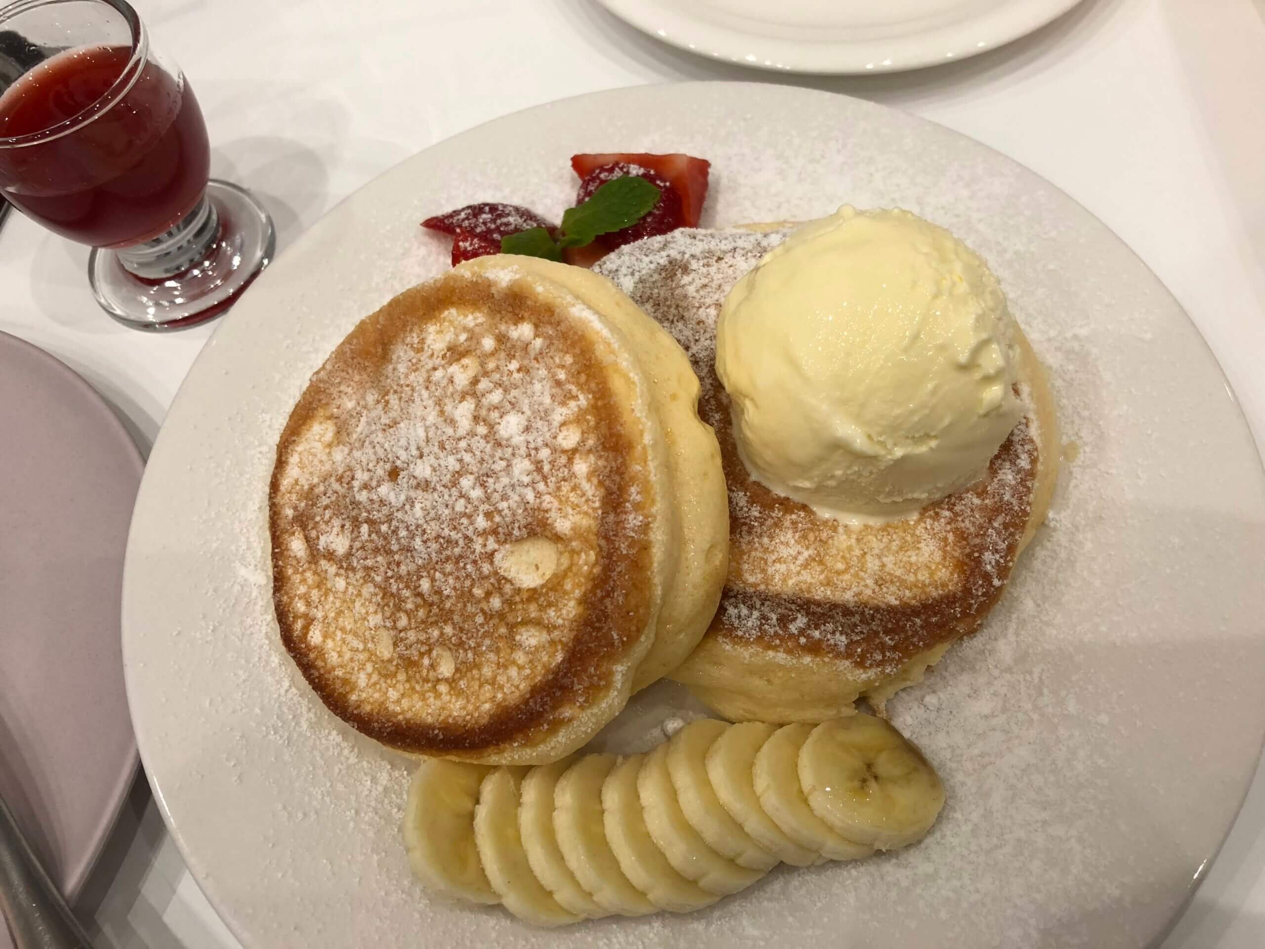 真夜中スイーツ 和歌山店 さんで頂きます 真夜中に頂くパンケーキは禁断の味 色々トッピング選べる 和歌山で いただきます